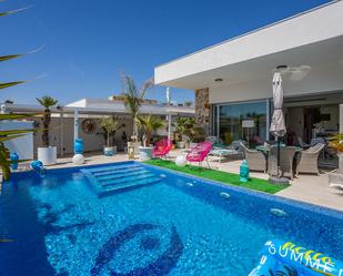 Swimming pool of House or chalet for sale in Torrevieja  with Air Conditioner, Private garden and Terrace