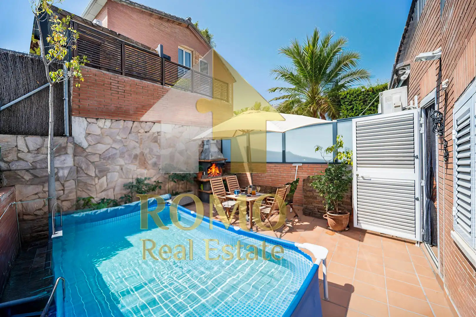 Vista exterior de Casa adosada en venta en Santa Perpètua de Mogoda con Aire acondicionado, Calefacción y Jardín privado