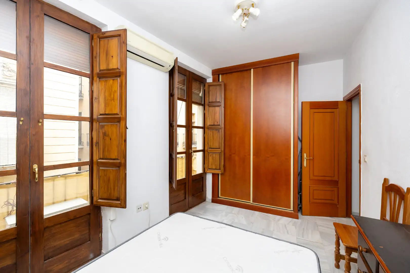 Schlafzimmer von Wohnung zur Miete in Granada mit Heizung, Möbliert und Waschmaschine