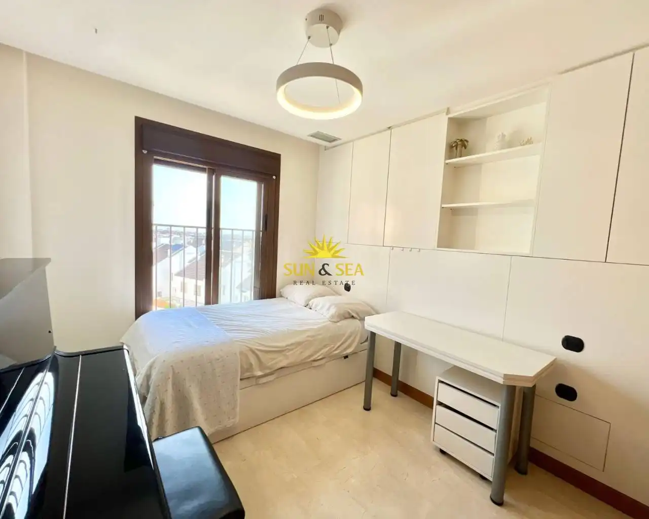 Habitación de Apartamento de alquiler en Guardamar del Segura con Aire acondicionado, Calefacción y Piscina