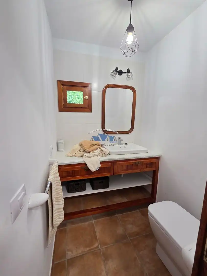 Bany de Casa o xalet en venda en El Tanque amb Moblat