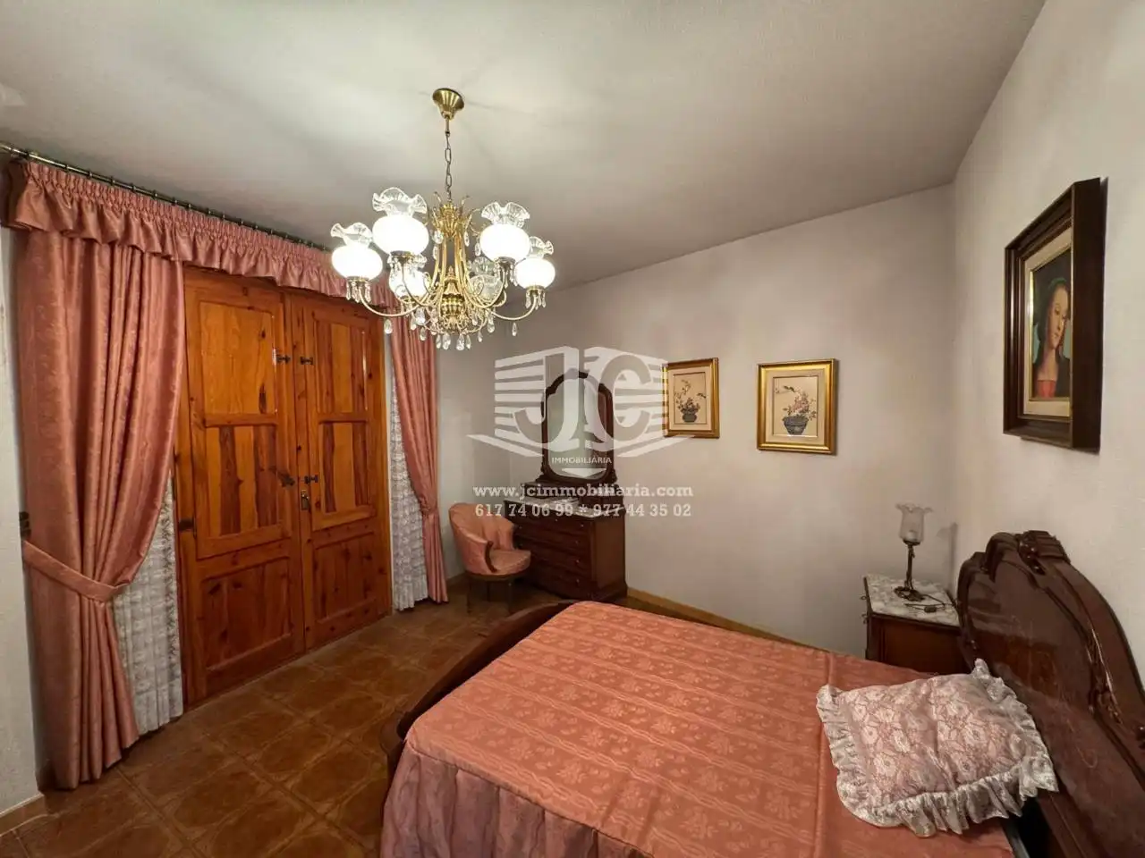 Dormitori de Casa o xalet en venda en Tortosa amb Aire condicionat, Terrassa i Moblat