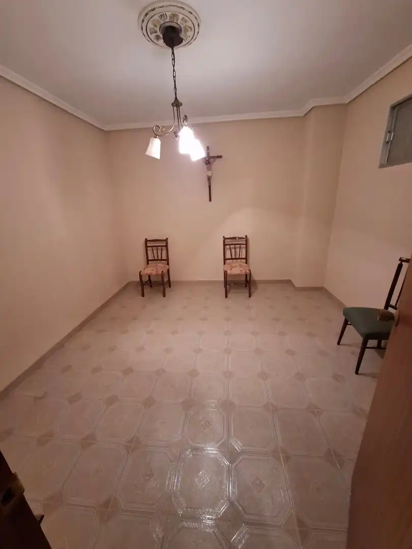 Casa adosada en venda en Jabalquinto amb Traster, Piscina i Domòtica