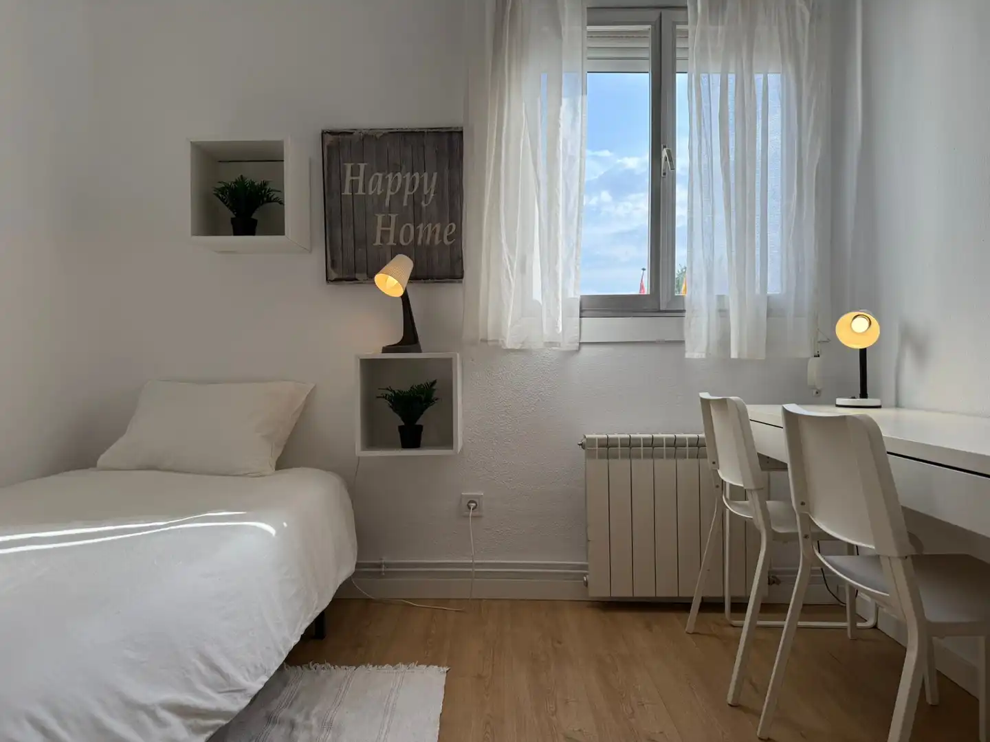 Room in Calle de Nuestra Señora del Perpetuo Socorro, 7, Palomeras Bajas