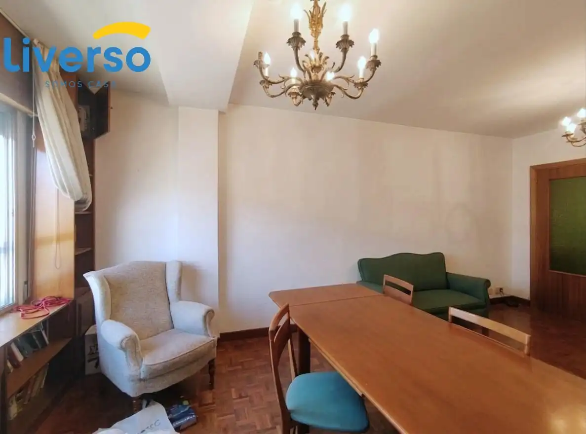 Sala d'estar de Pis en venda en Burgos amb Calefacció, Parquet i Traster
