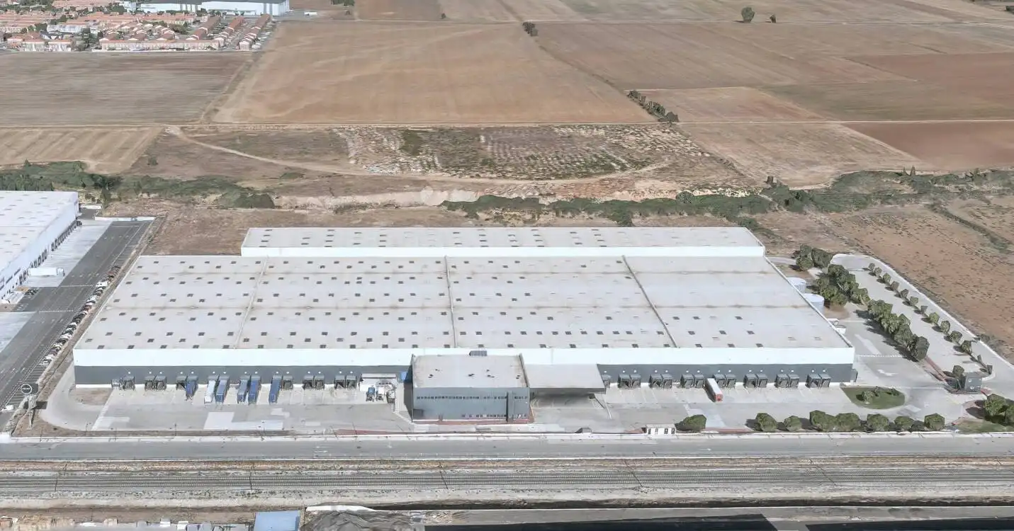 Vista exterior de Nau industrial de lloguer en Alovera