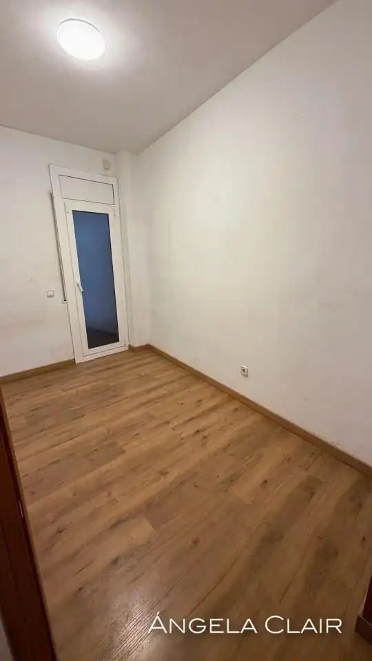 Bedroom of Flat for sale in Barcelona  with Air Conditioner, Heating and Parquet flooring