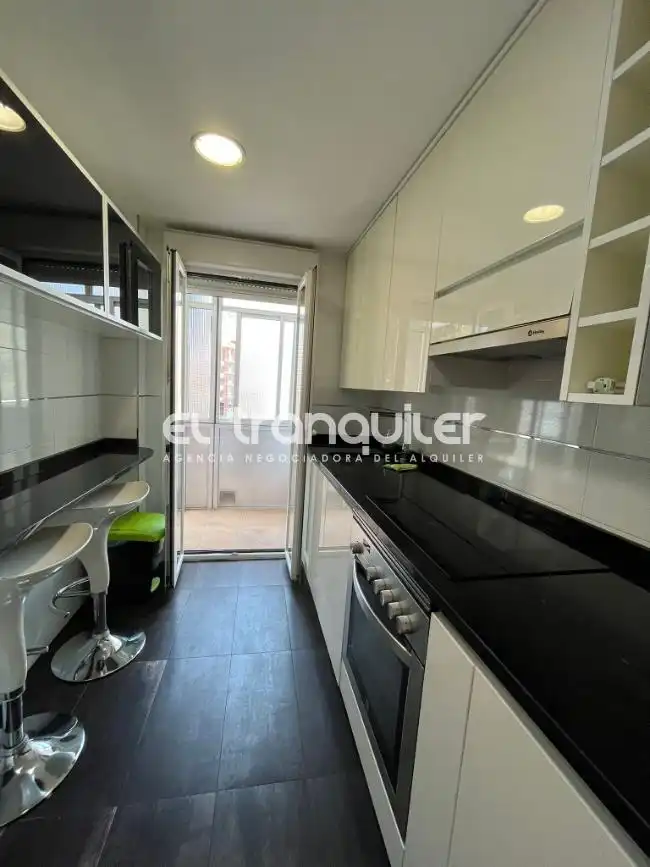 Kitchen of Flat for rent in Madrid  with Air Conditioner, Parquet flooring and Terrace