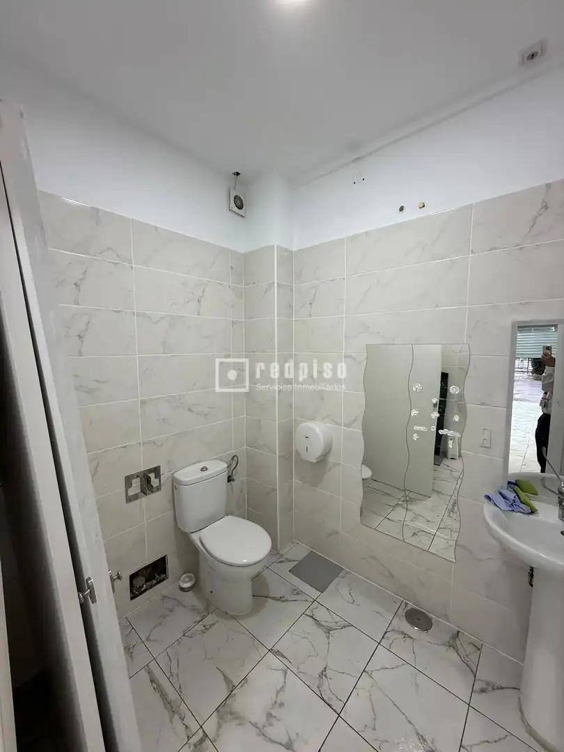 Commercial properties for rent in Universidad