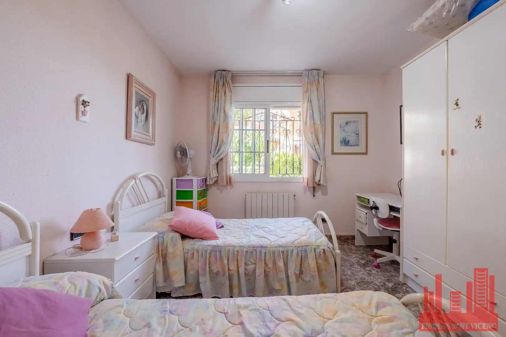 Habitación de Casa o chalet en venta en Sant Vicenç Dels Horts con Aire acondicionado, Calefacción y Terraza