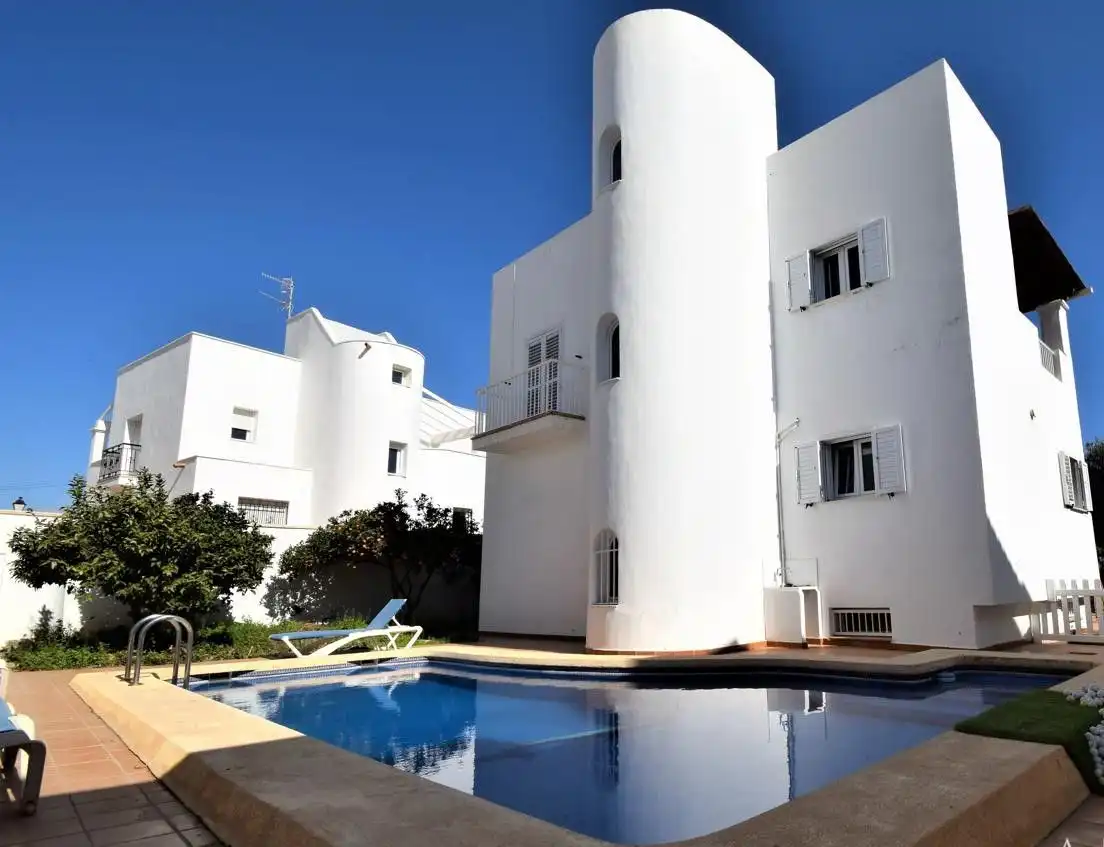 Casa con piscina in vendita a El Palmeral, imagen 2