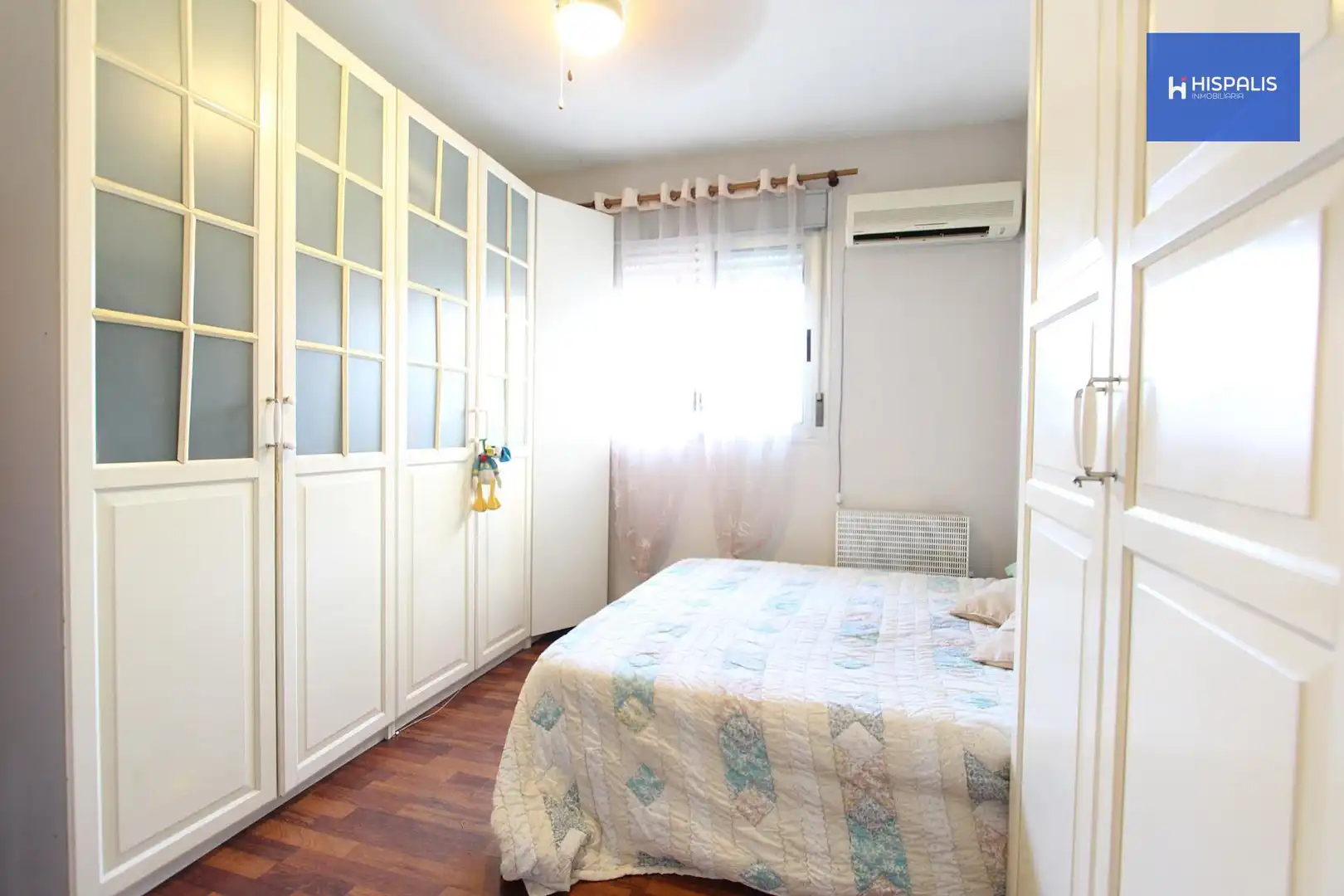 Bedroom of Flat for sale in Sevilla  with Air Conditioner, Heating and Terrace