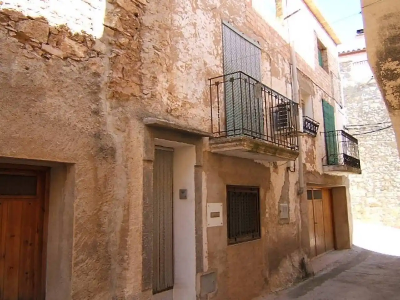 Vista exterior de Casa o xalet en venda en Paüls amb Calefacció, Terrassa i Moblat
