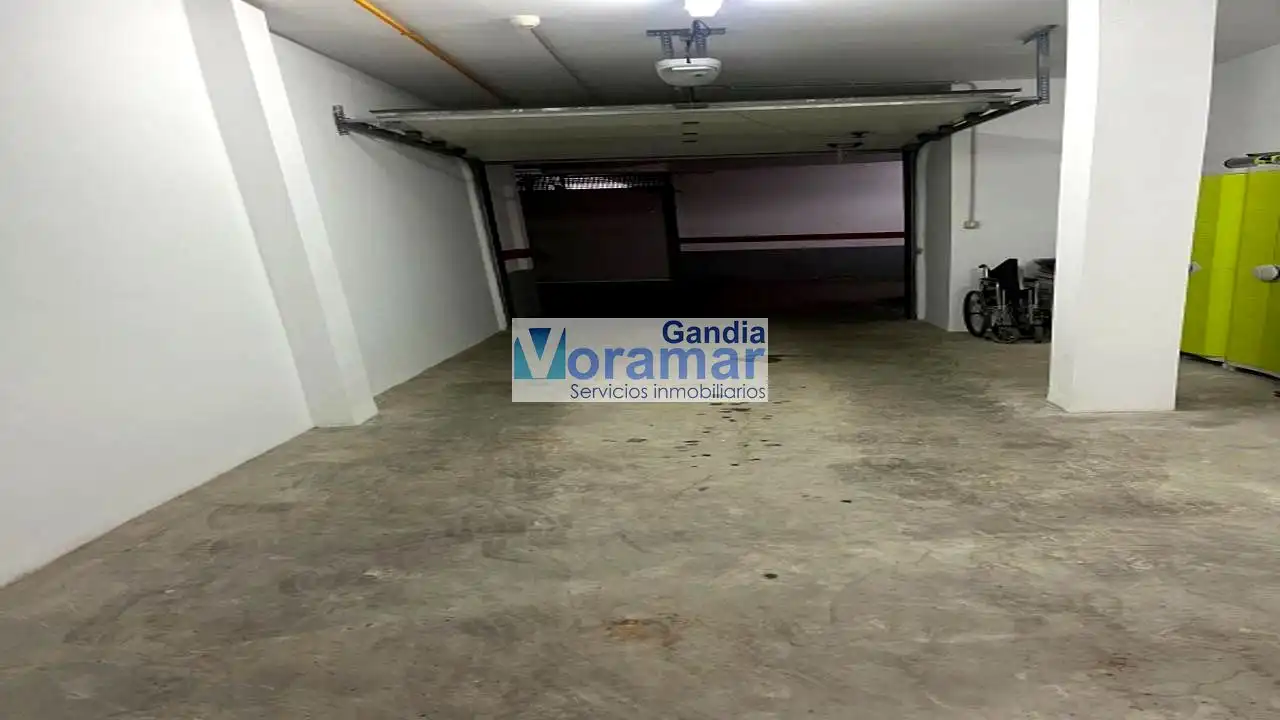 Parkplatz von Maisonette zur Miete in Gandia mit Klimaanlage, Heizung und Terrasse