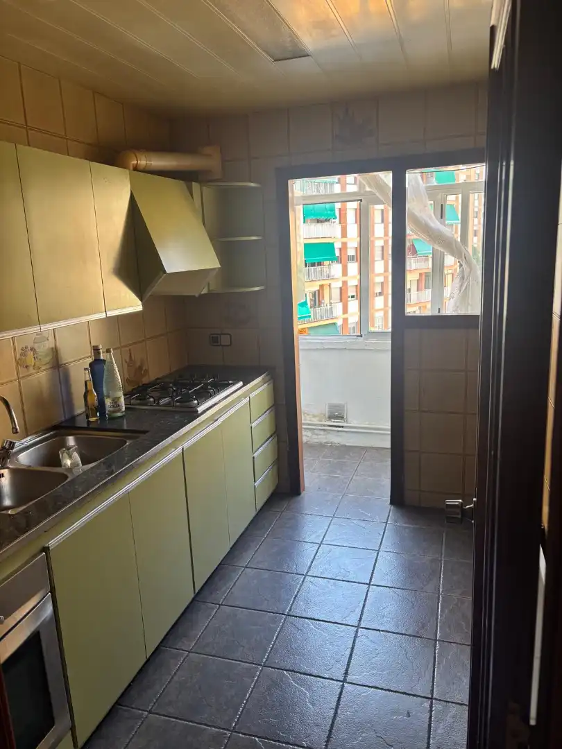 Cocina de Piso en venta en Badalona con Calefacción, Parquet y Amueblado