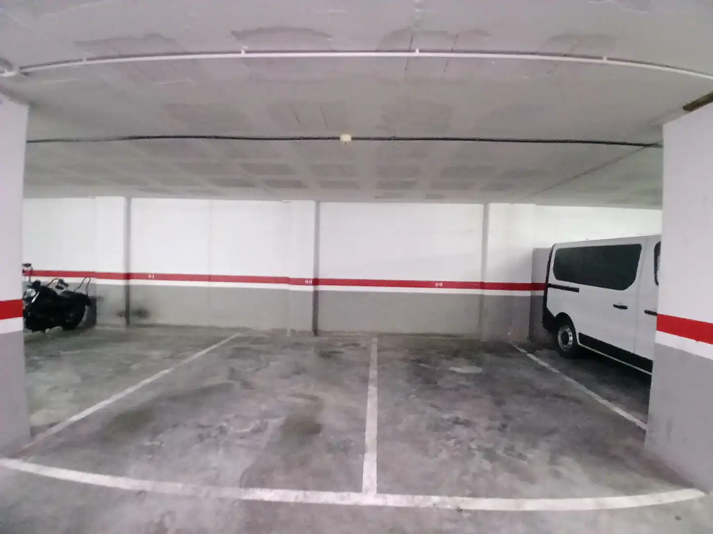 Parkplatz von Wohnung zum Verkauf in Girona mit Klimaanlage, Heizung und Balkon
