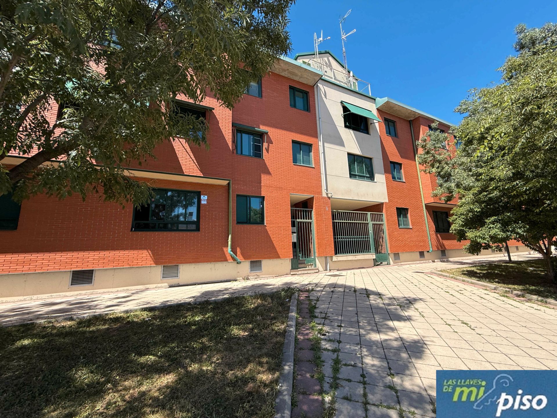 Exterior view of Flat for sale in Valladolid Capital  with Heating, Terrace and Storage room