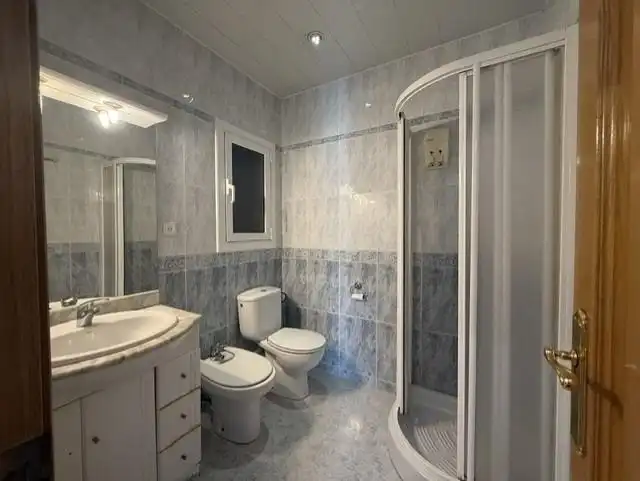 Bathroom of Flat for sale in Sabadell  with Air Conditioner, Heating and Balcony
