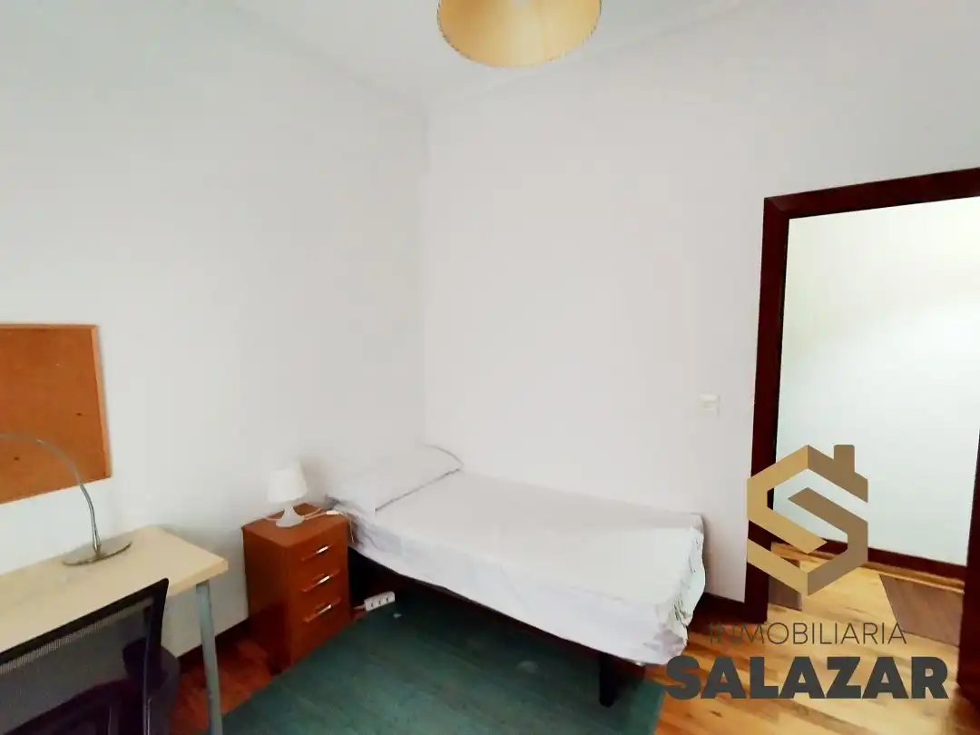 Bedroom of Flat for rent in Bilbao   with Heating and Terrace