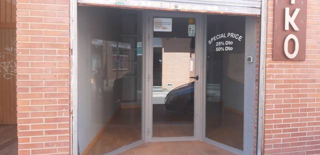 Local comercial en Venta en Calle Miralrío, 6 en Villanueva de la Cañada ciudad