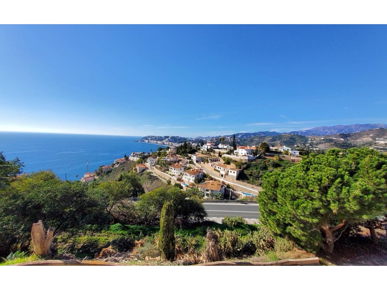 Exterior view of House or chalet for sale in Almuñécar  with Air Conditioner and Private garden