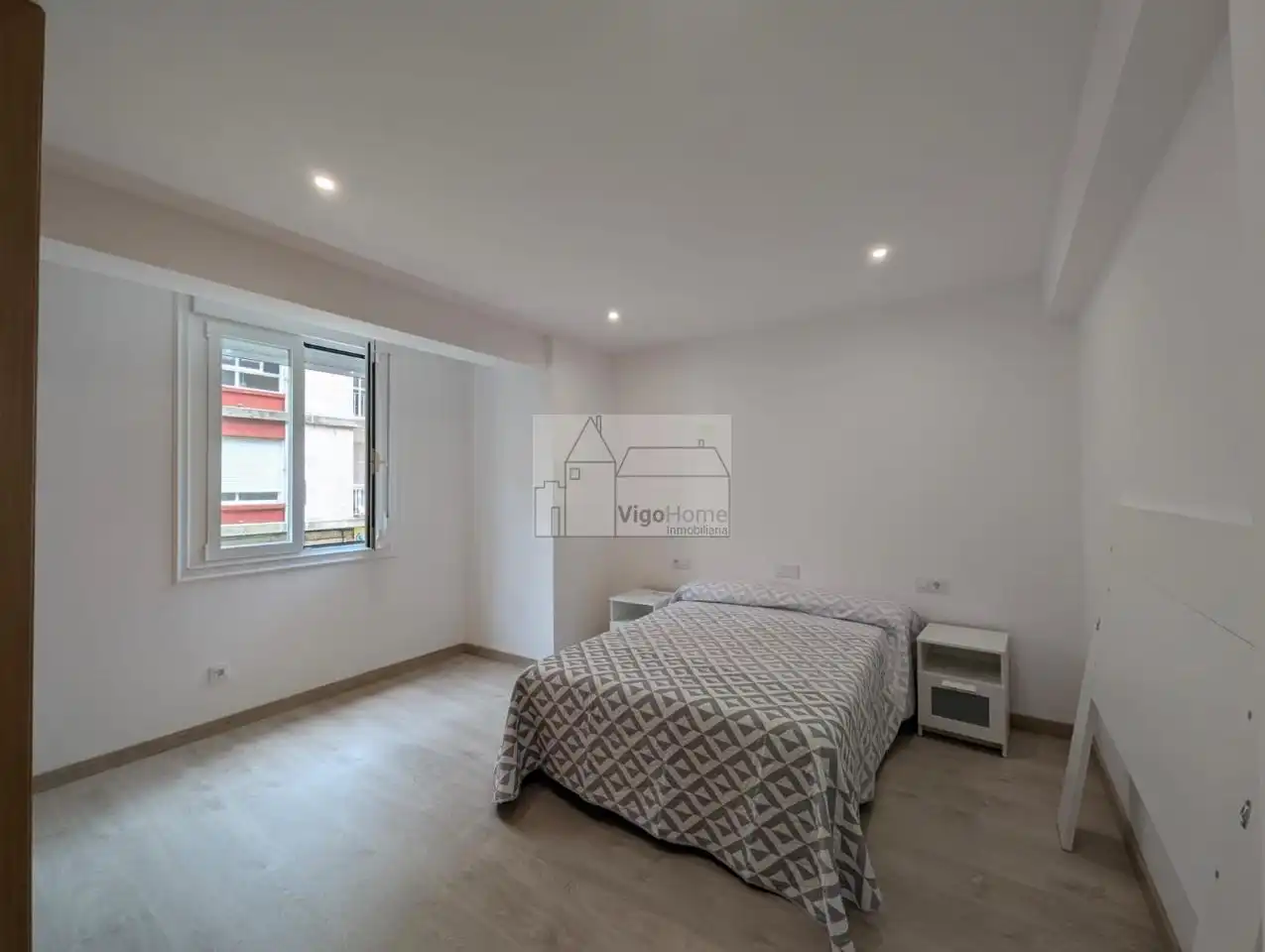 Habitación de Piso de alquiler en Vigo  con Calefacción, Terraza y Amueblado