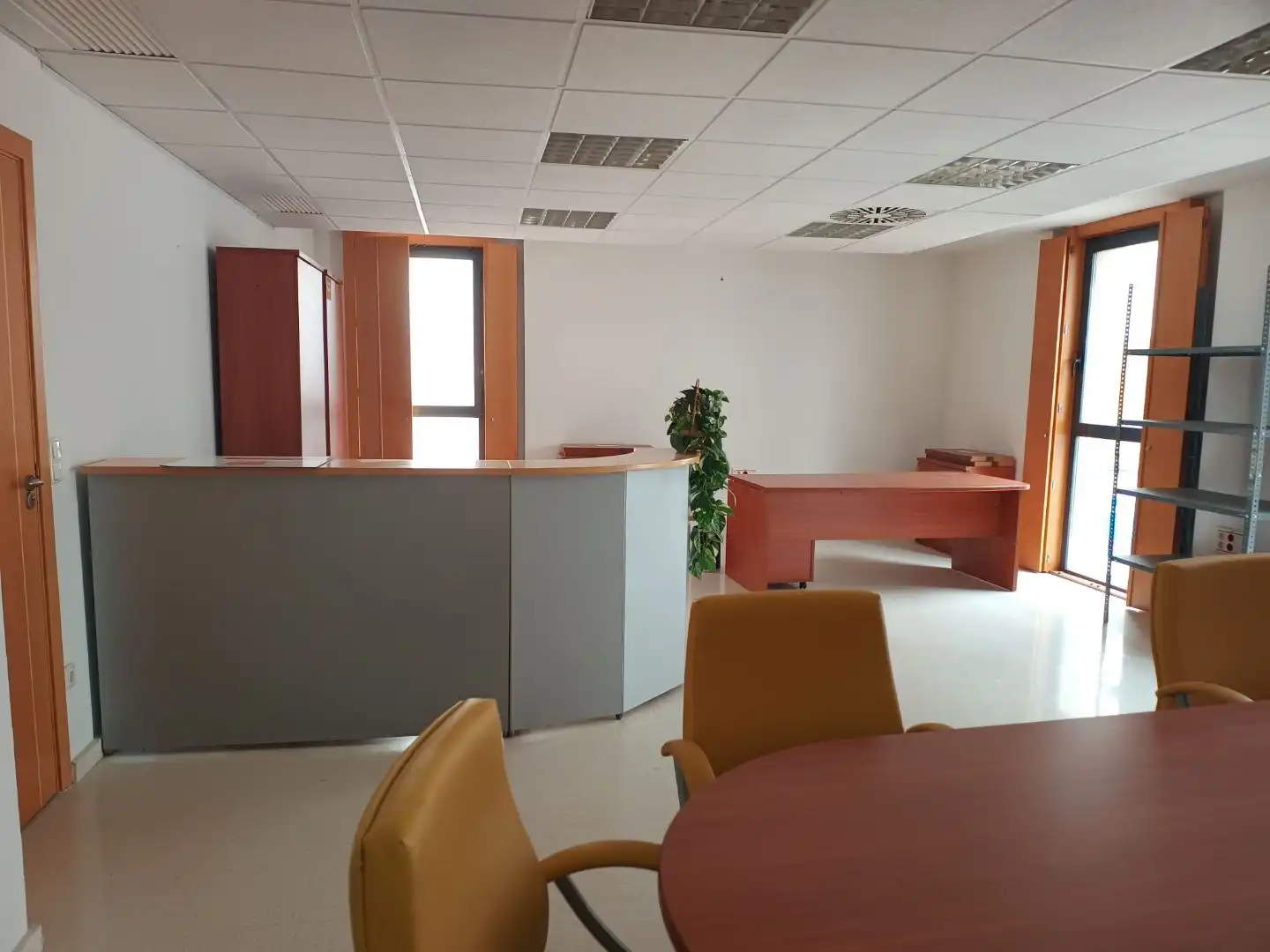Office for rent in Alagón  with Air Conditioner, Heating and Furnished