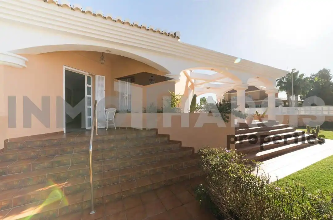Villa mit Terrasse zum Verkauf in AVIACION (U) 1, imagen 12