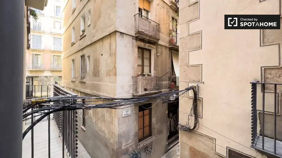 Room in Sant Pere, Sta. Caterina i la Ribera