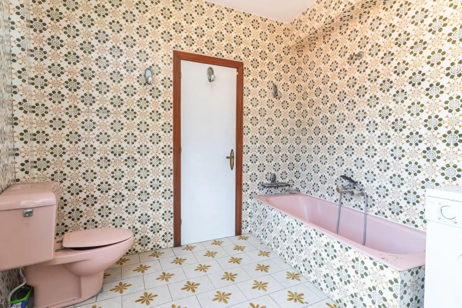 Bathroom of Attic for sale in Sama