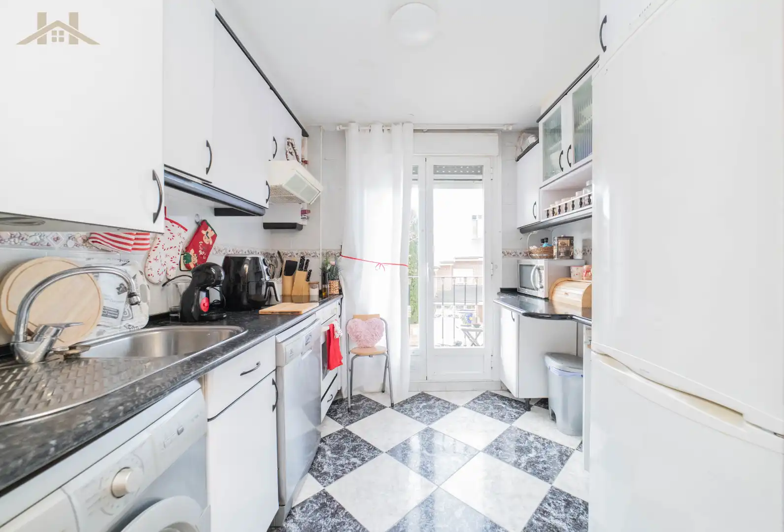 Cocina de Dúplex en venta en Sevilla la Nueva con Amueblado, Horno y Lavadora