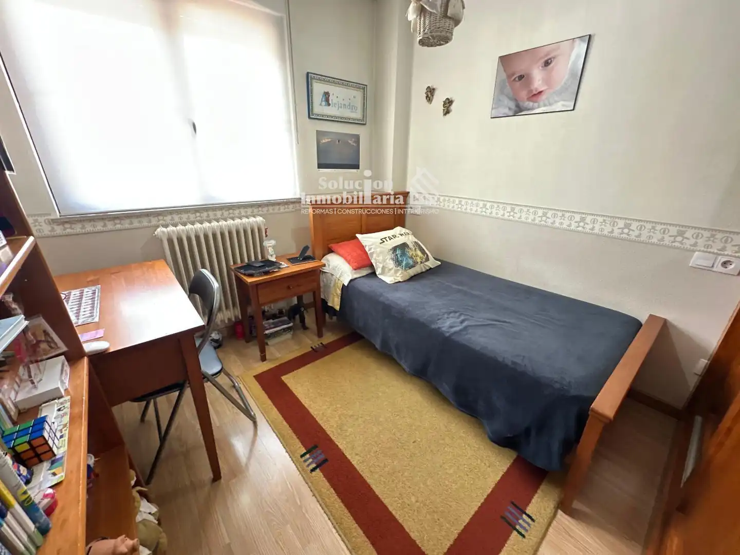 Schlafzimmer von Einfamilien-Reihenhaus zum Verkauf in Salamanca mit Heizung, Privatgarten und Möbliert