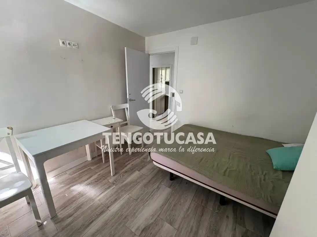 Habitación de Piso en venta en Madrid con Calefacción y Amueblado
