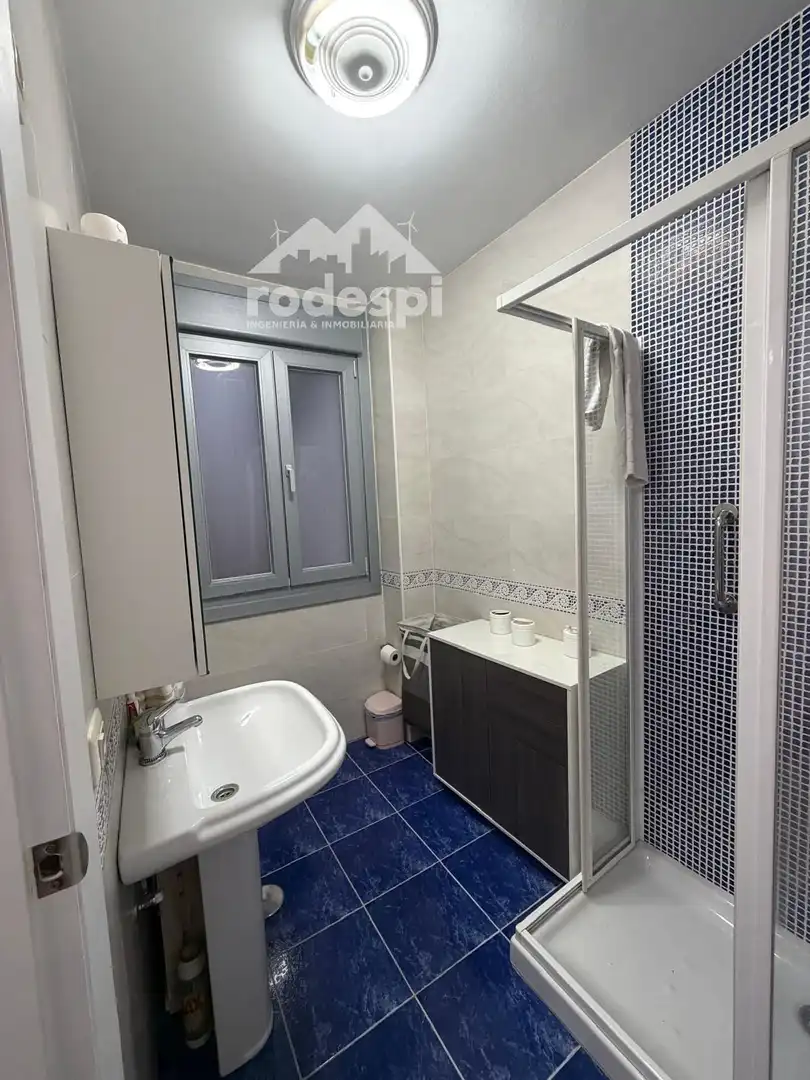 Badezimmer von Wohnung zur Miete in Ponteareas mit Heizung, Terrasse und Möbliert