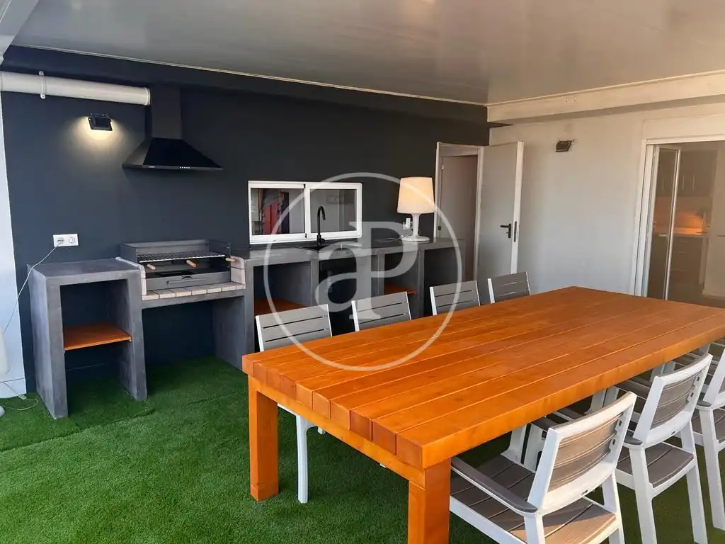Terrassa de Casa o xalet en venda en Valencia amb Aire condicionat, Calefacció i Jardí privat