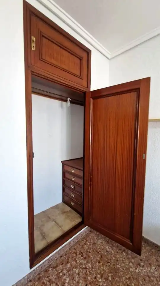 Habitación de Piso en venta en Alfara del Patriarca con Aire acondicionado, Trastero y Amueblado