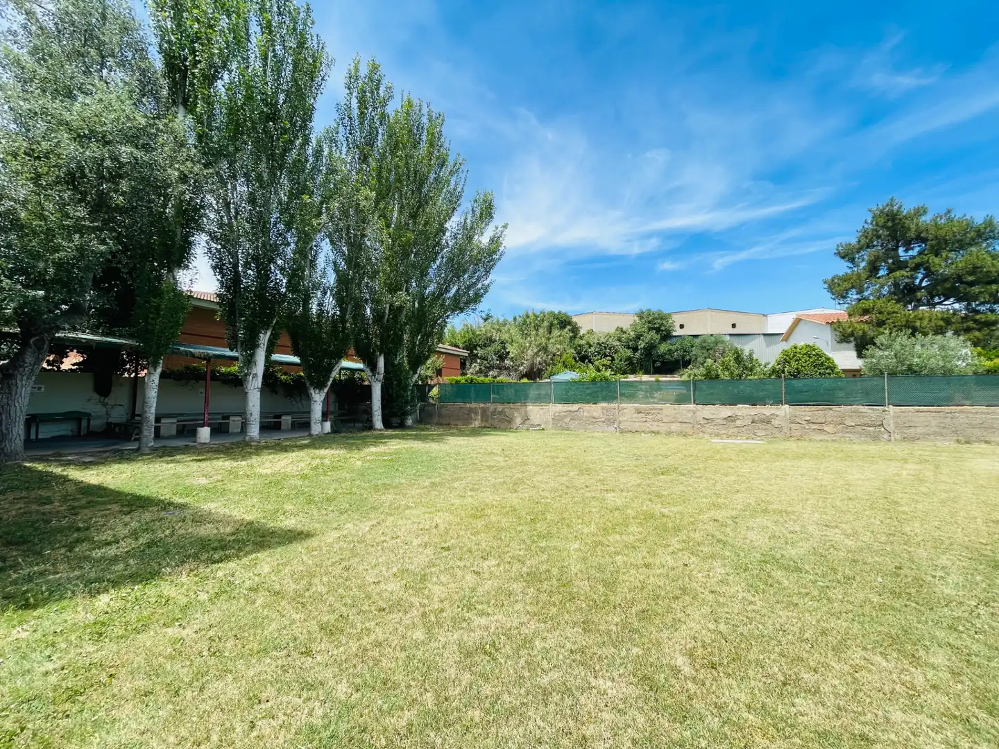 Flat for sale in Cadrete  with Air Conditioner, Heating and Private garden