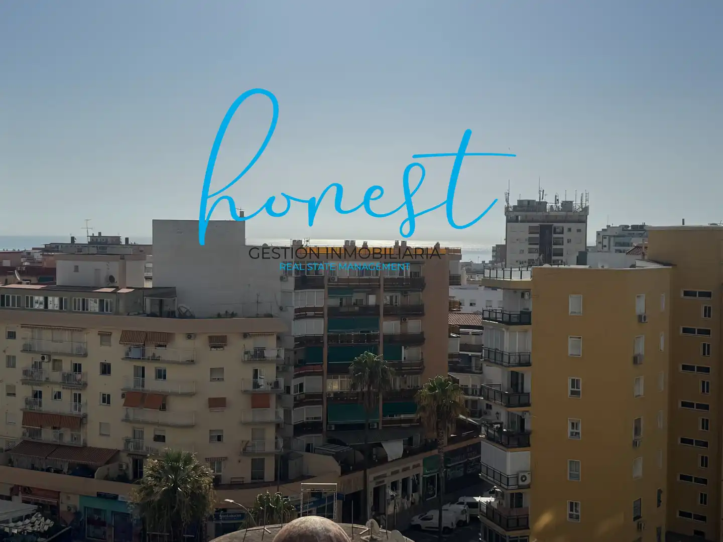 Vista exterior de Pis en venda en Torremolinos amb Aire condicionat, Terrassa i Moblat