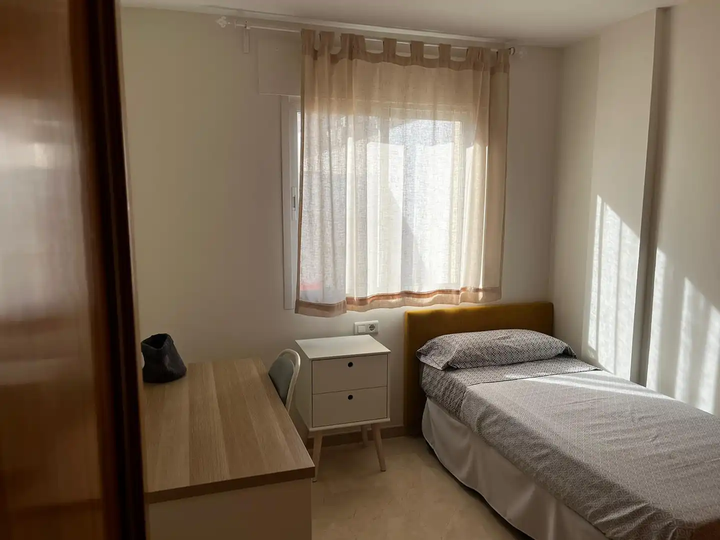 Habitación de Piso de alquiler en Málaga con Aire acondicionado, Calefacción y Amueblado