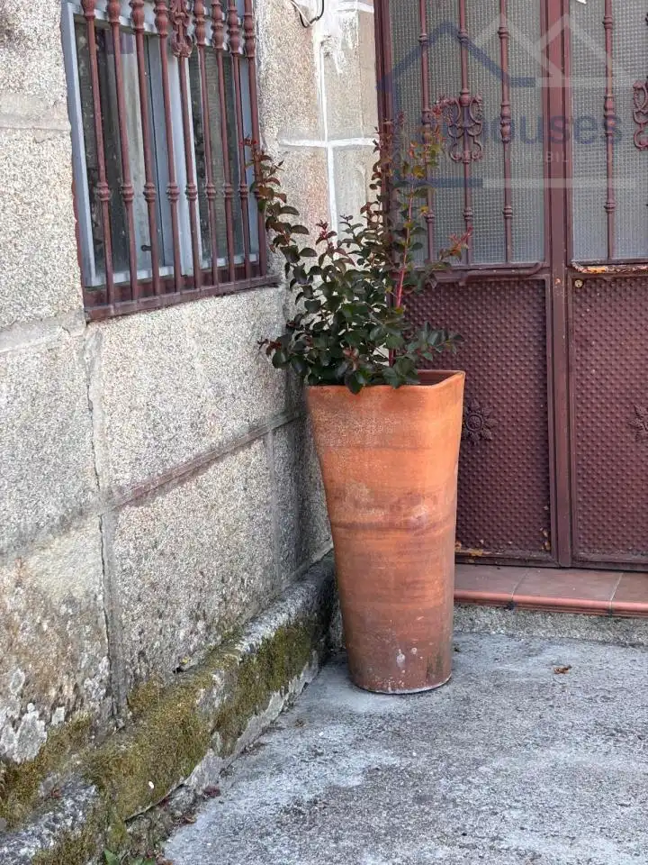 Vista exterior de Casa o xalet en venda en Vigo  amb Calefacció i Jardí privat