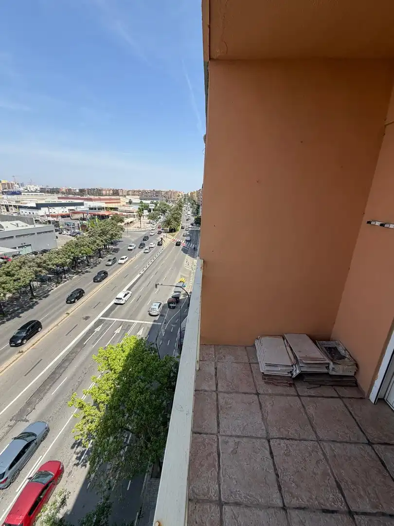Vista exterior de Piso en venta en Valencia con Balcón