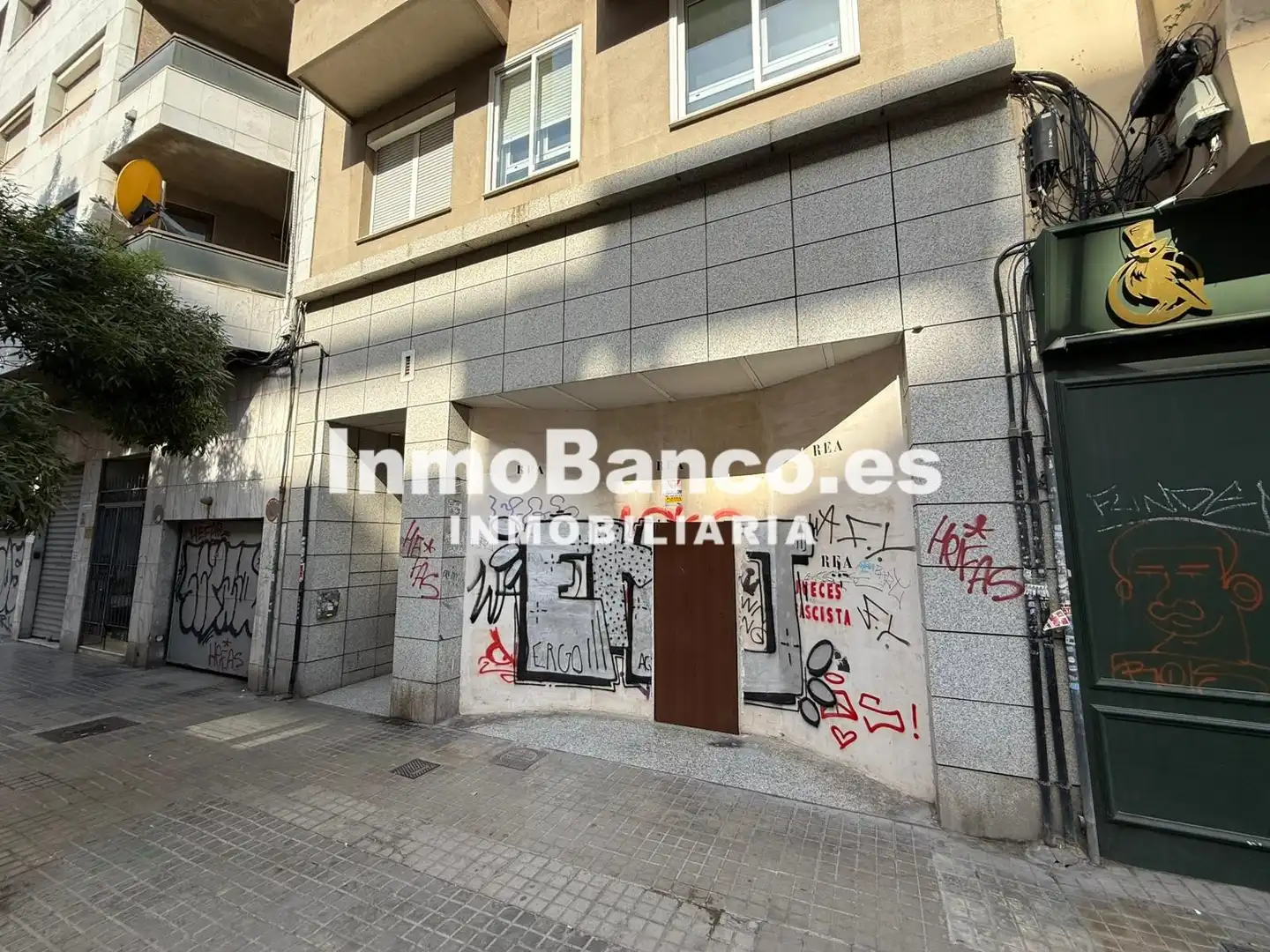 Vista exterior de Local en venta en Valencia