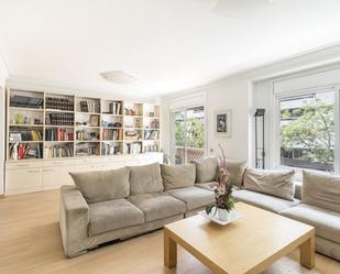 Living room of Flat for sale in  Barcelona Capital  with Balcony