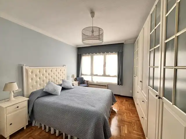 Schlafzimmer von Wohnung zum Verkauf in Gijón  mit Heizung, Parkett und Terrasse