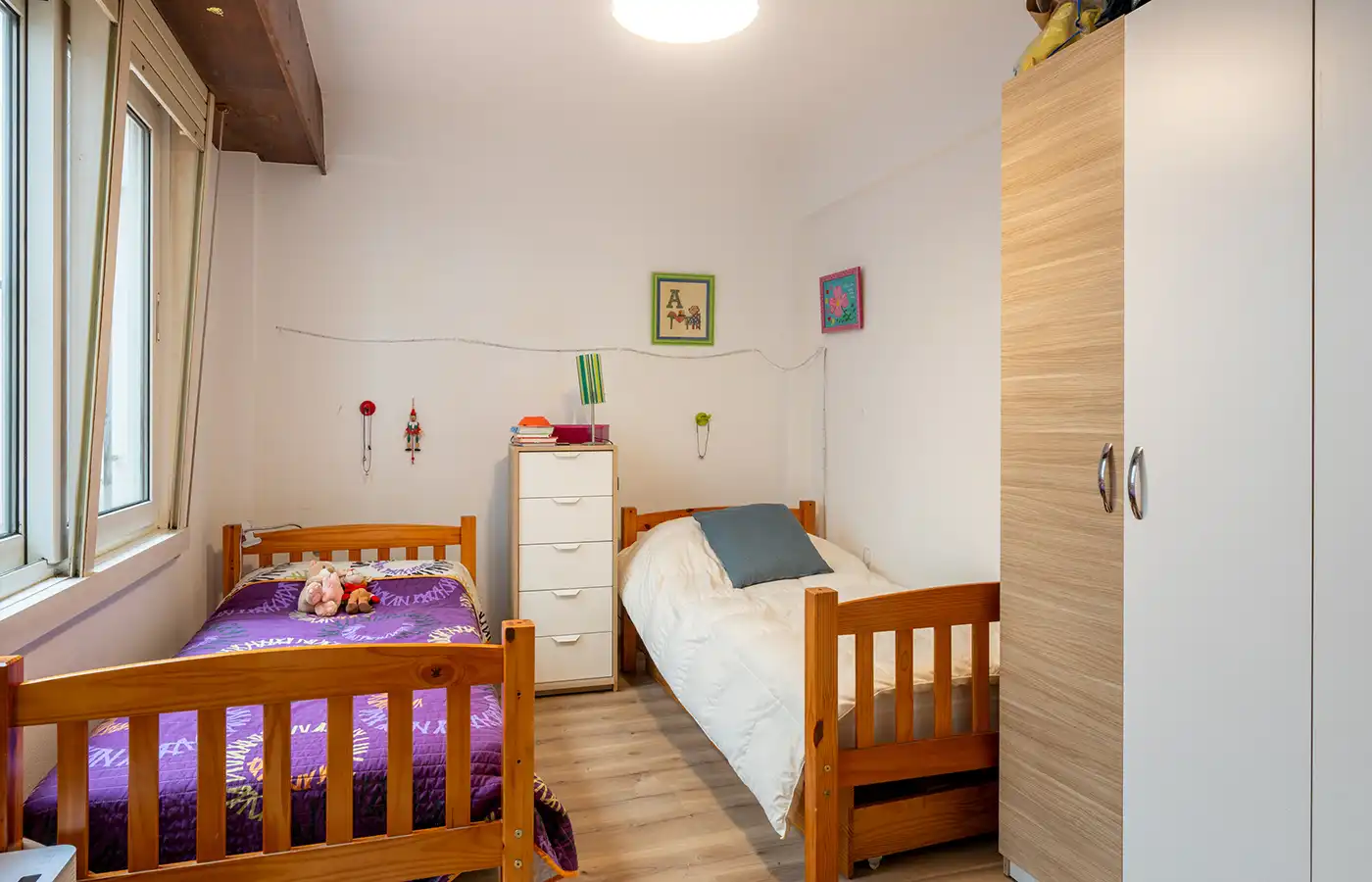 Schlafzimmer von Wohnung zum Verkauf in A Coruña Capital  mit Parkett, Möbliert und Ofen