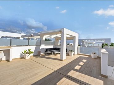 Ático con piscina en venta en Calle Calpe 4