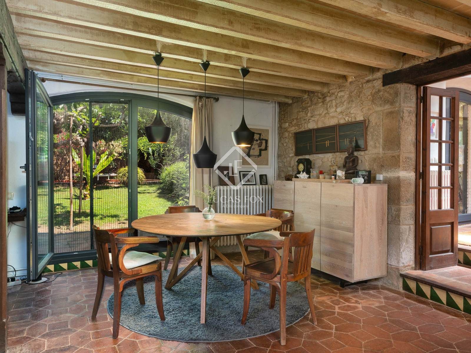 Menjador de Finca rústica en venda en Sant Jordi Desvalls amb Calefacció, Jardí privat i Traster