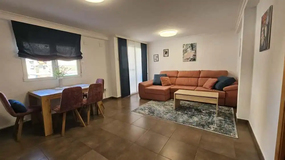 Appartamento con terrazza in affitto a Calle POETA MAS Y ROS