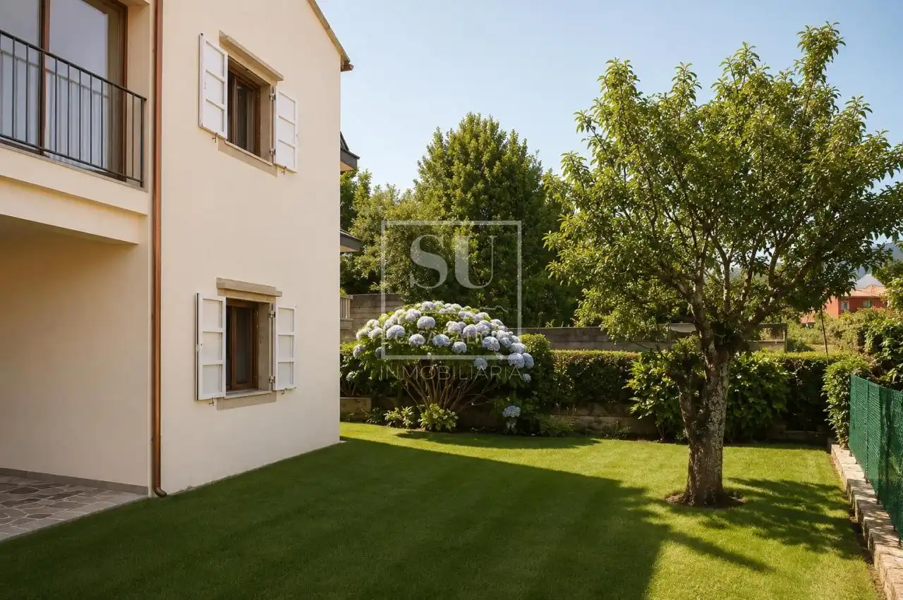 Jardí de Casa o xalet en venda en Nigrán amb Calefacció, Jardí privat i Terrassa