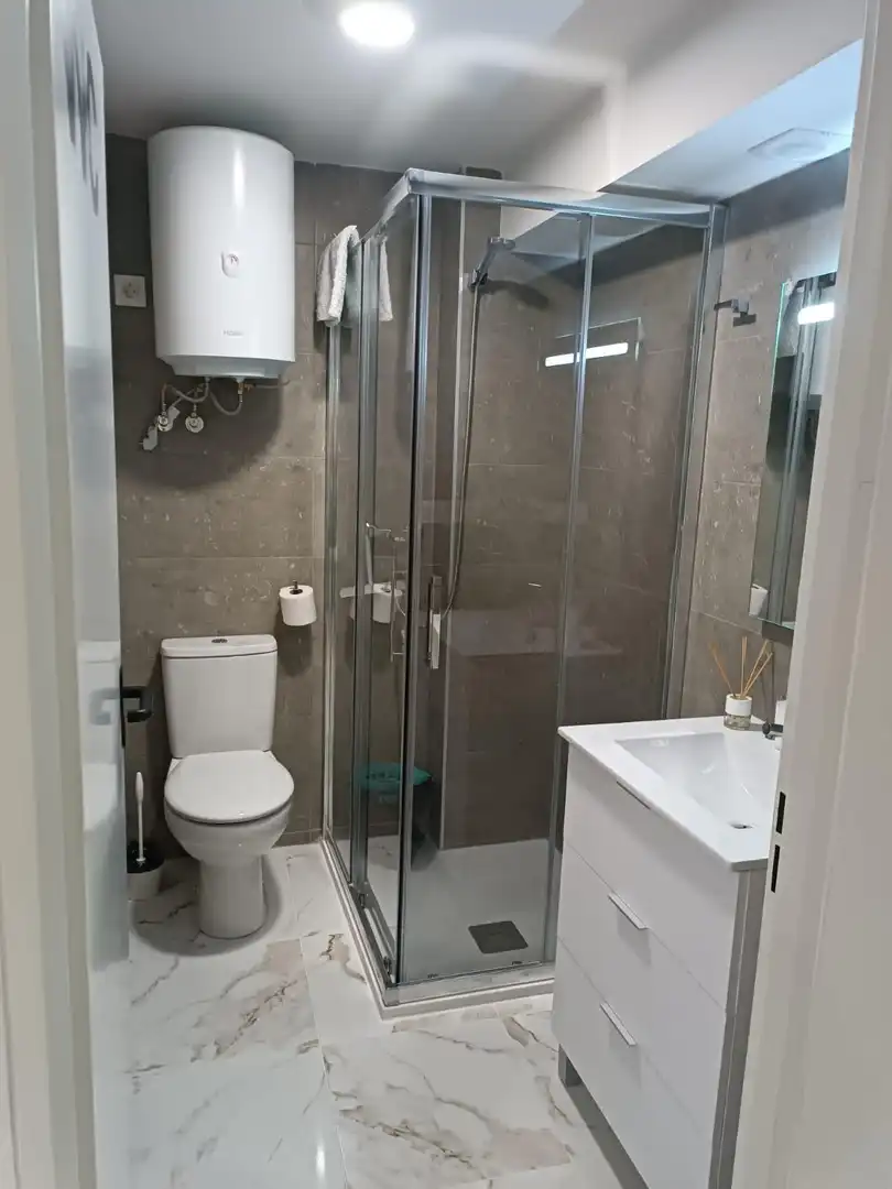 Baño de Piso para compartir en Elche / Elx